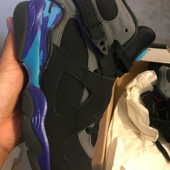 💎😈 Retro 8 Jordan’s Female size 5 Bugs Bunny’s - Picture 2 of 8